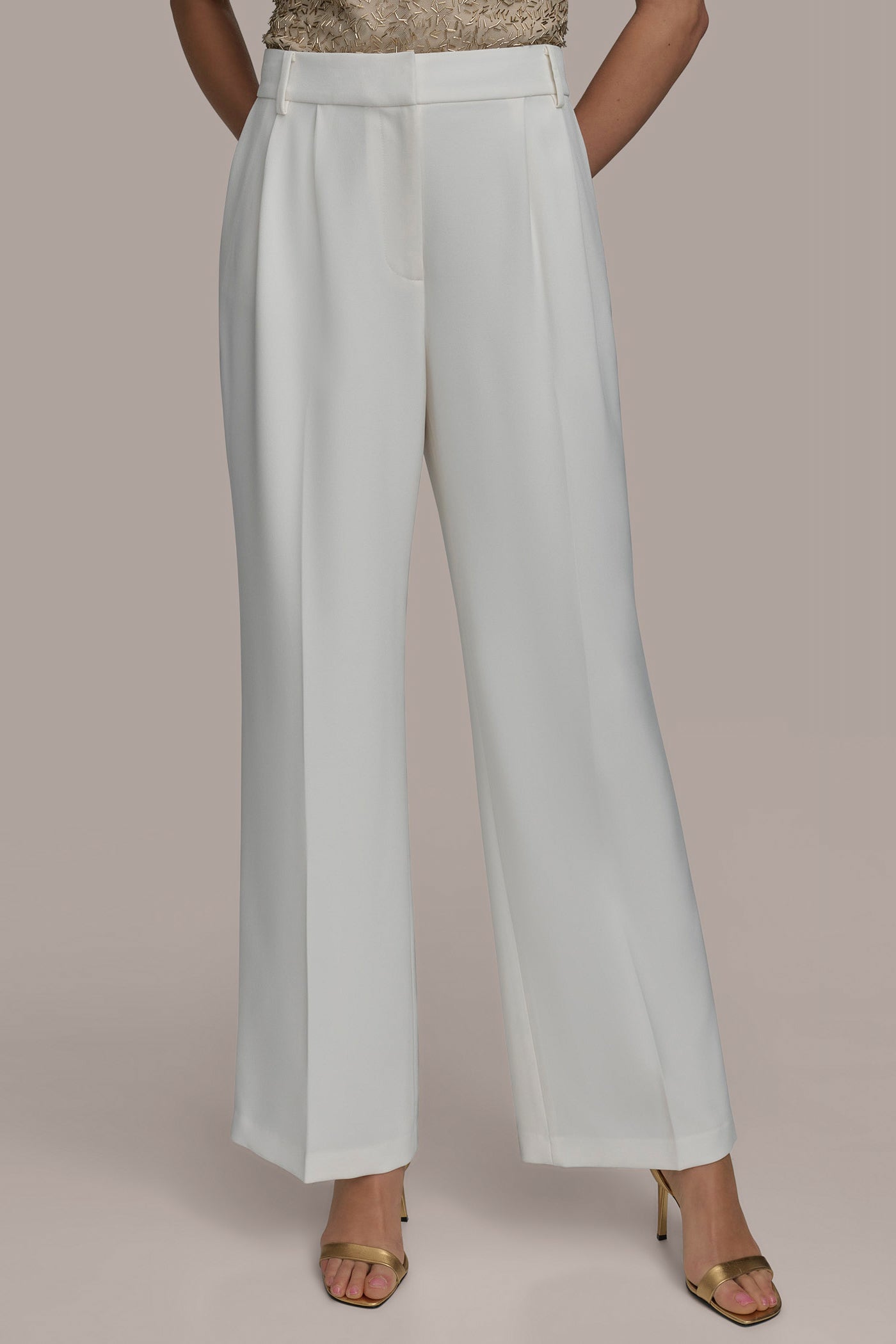 WIDE PANT WITH PLEATS