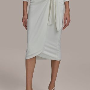 GATHERED WAIST WITH HARDWARE SKIRT