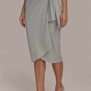 GATHERED WAIST WITH HARDWARE SKIRT