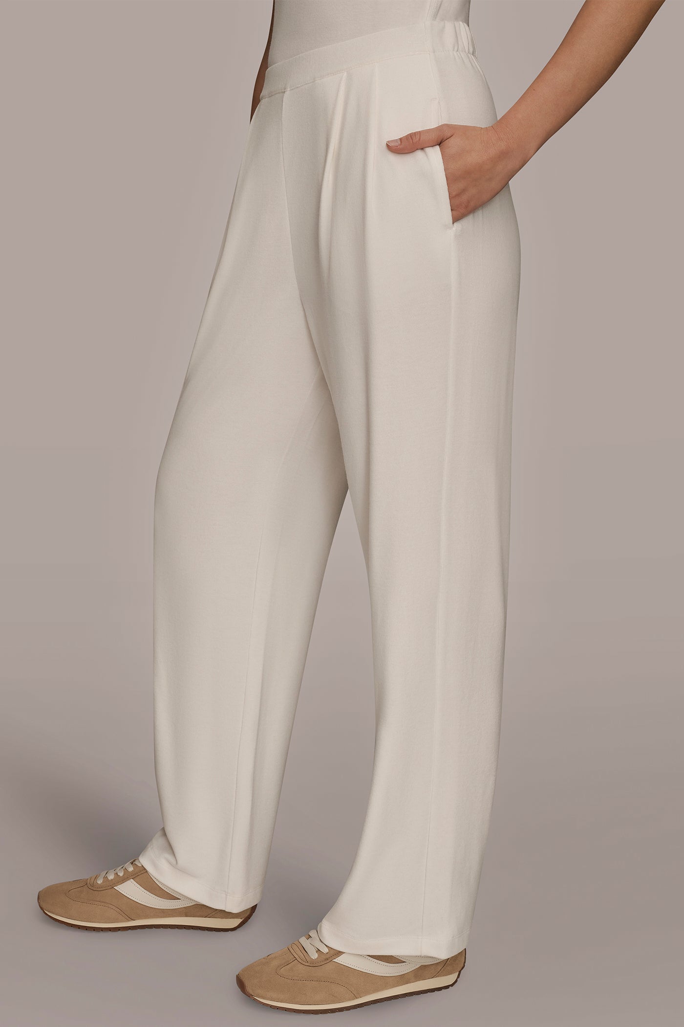 EXTRA HIGH-RISE PLEATED RELAXED PANT - Image 3