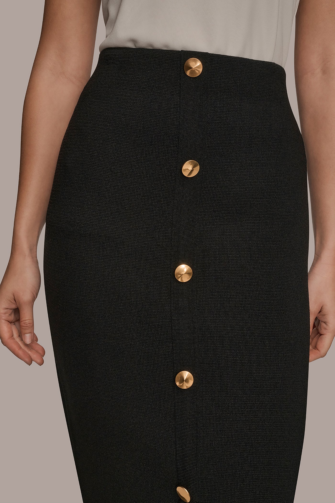 BUTTON-DETAILED MIDI PENCIL SKIRT - Image 4