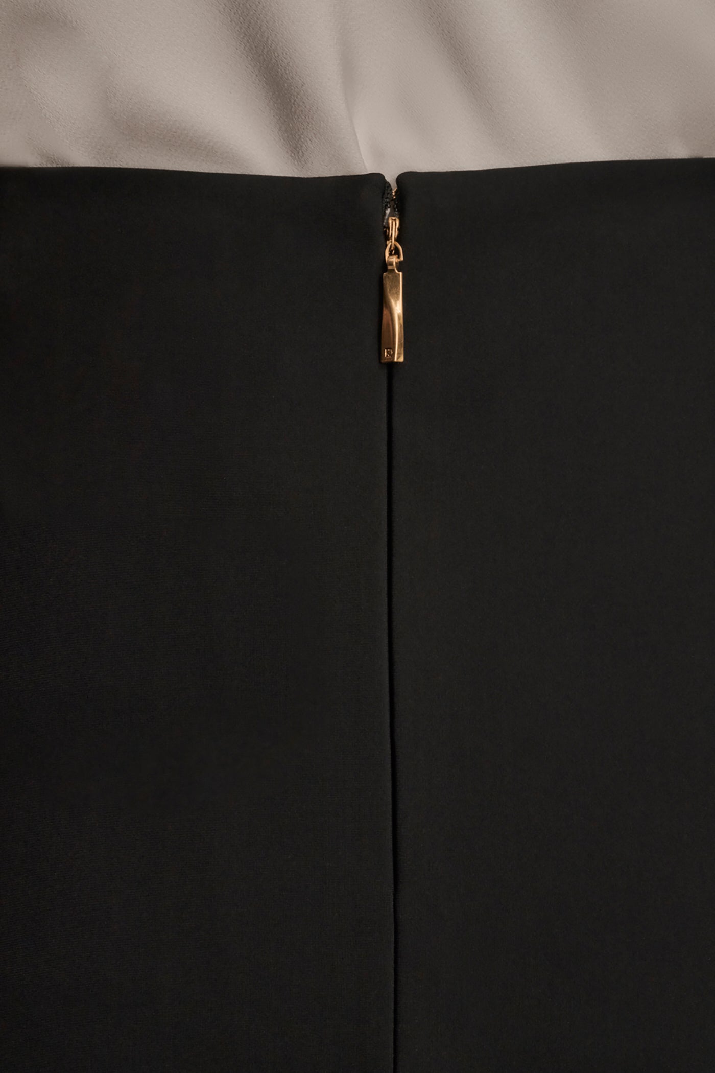 MIDI PENCIL SKIRT - Image 2